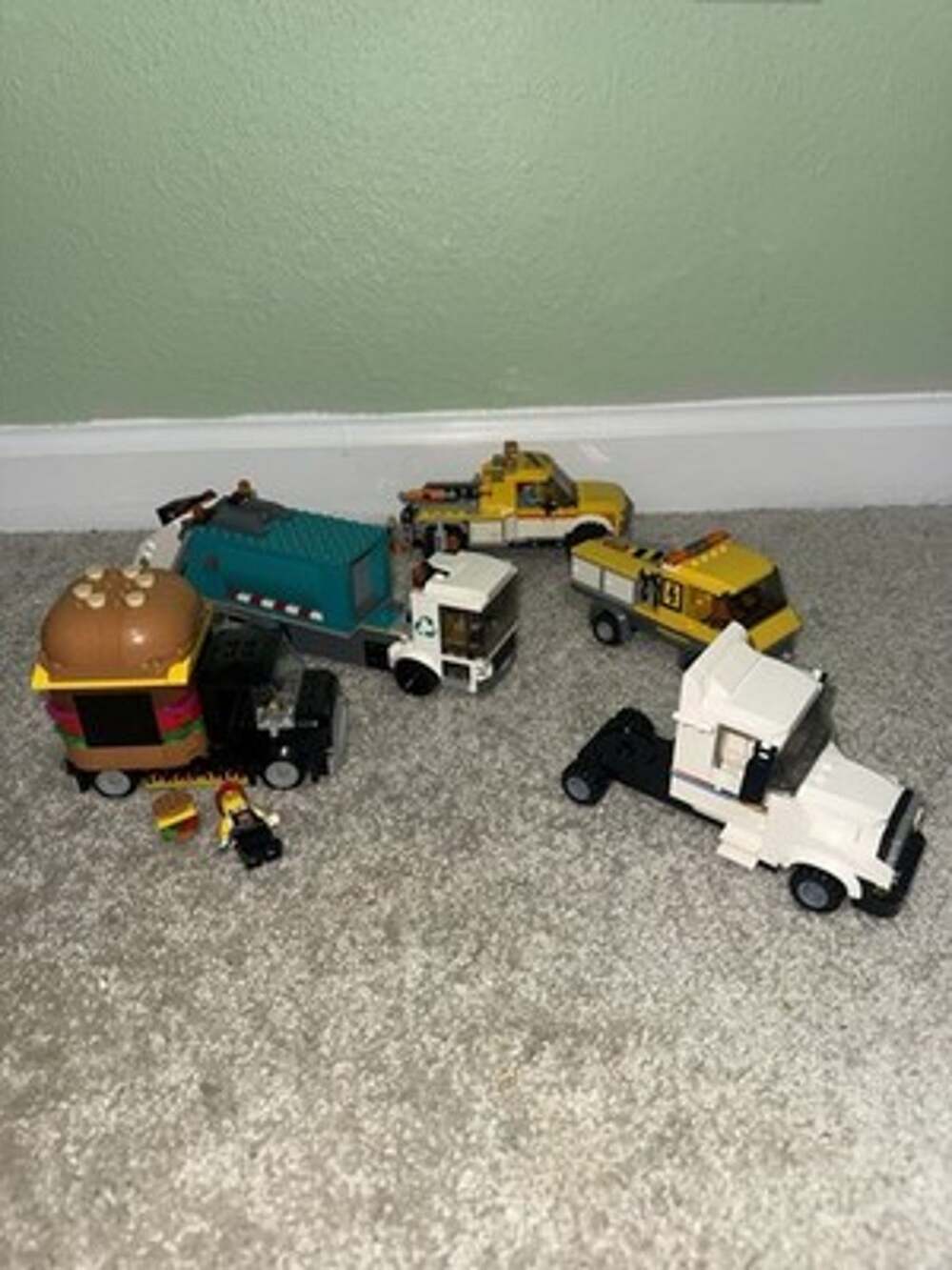 LEGO City Vehicle Lot Burger Truck Garbage Tow Truck White Semi Truck & Minifig
